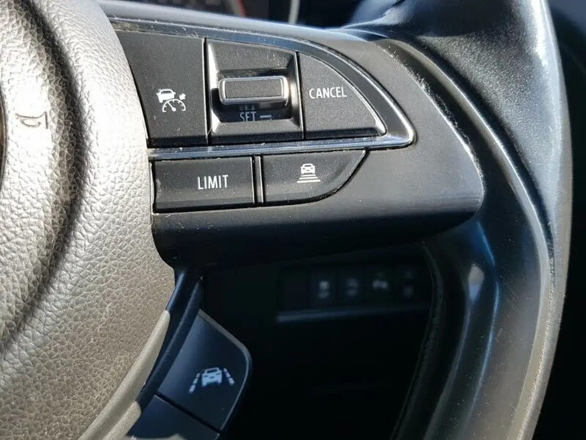 2022-suzuki-swift-12-dualjet-sz5-cvt-big-13