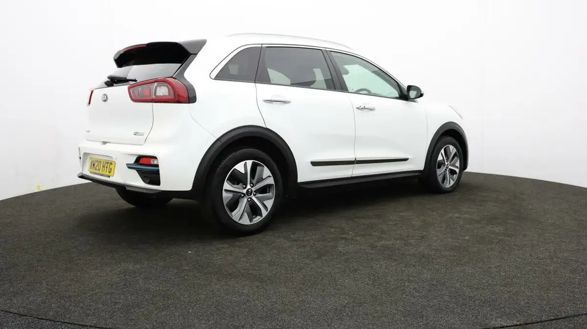 2020-kia-e-niro-ev-first-edition-big-31