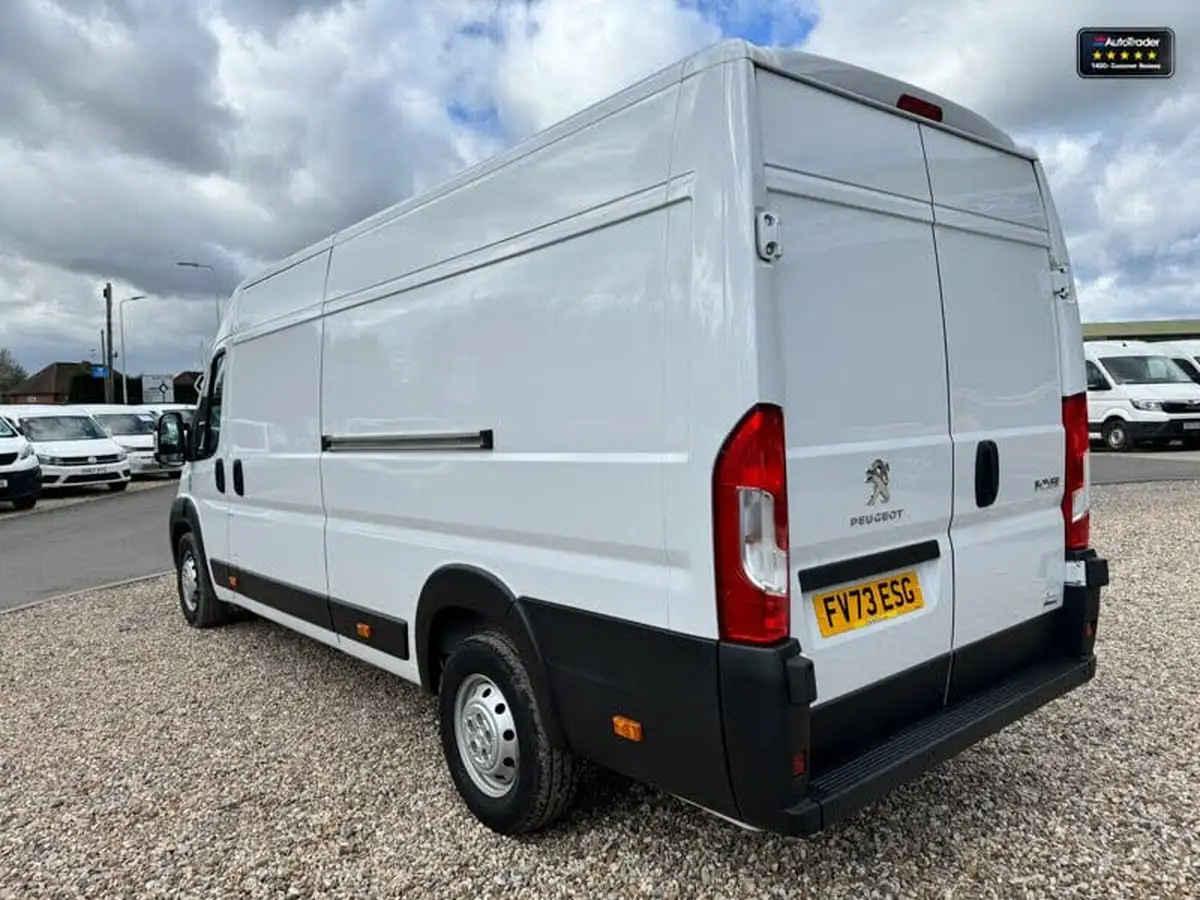 2023-peugeot-boxer-22-bluehdi-professional-premium-435-l4h2-big-9