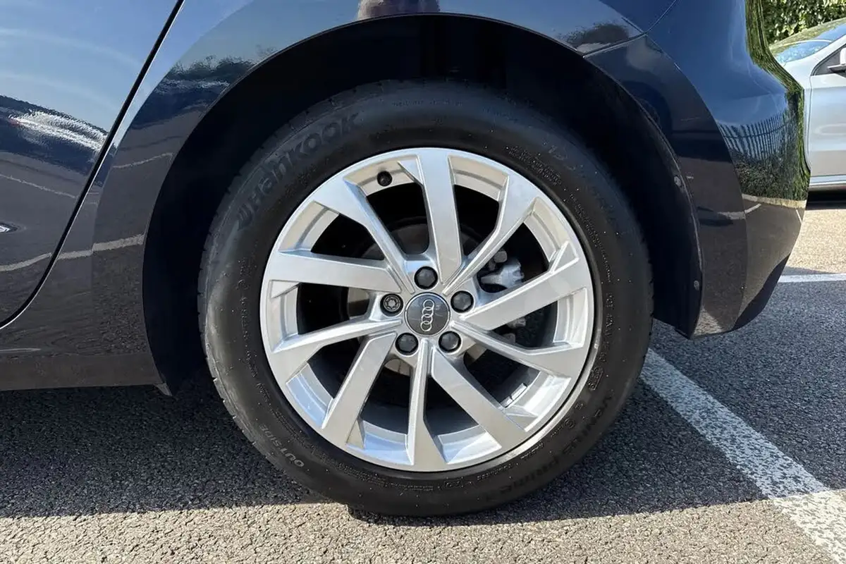 2019-audi-a1-10-30-tfsi-sport-big-12