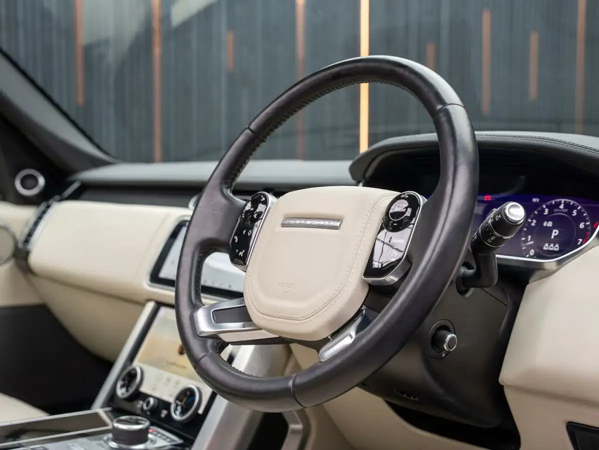 2021-land-rover-range-rover-30-p400-vogue-se-big-19