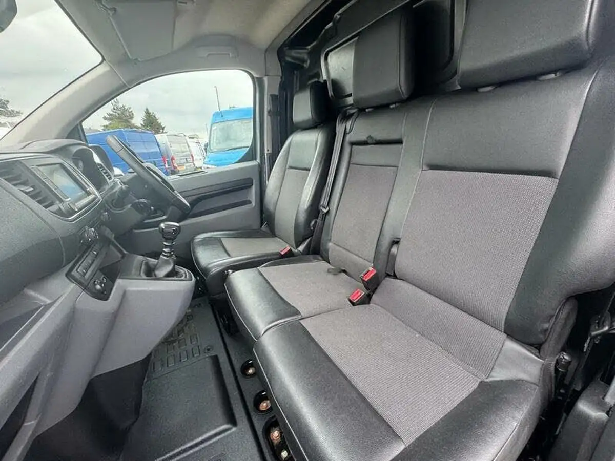 2019-vauxhall-vivaro-15td-2900-l2h1-sportive-big-15