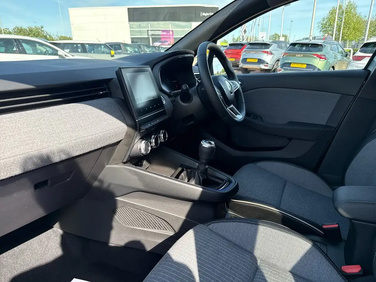 2024-renault-clio-10-tce-techno-big-1