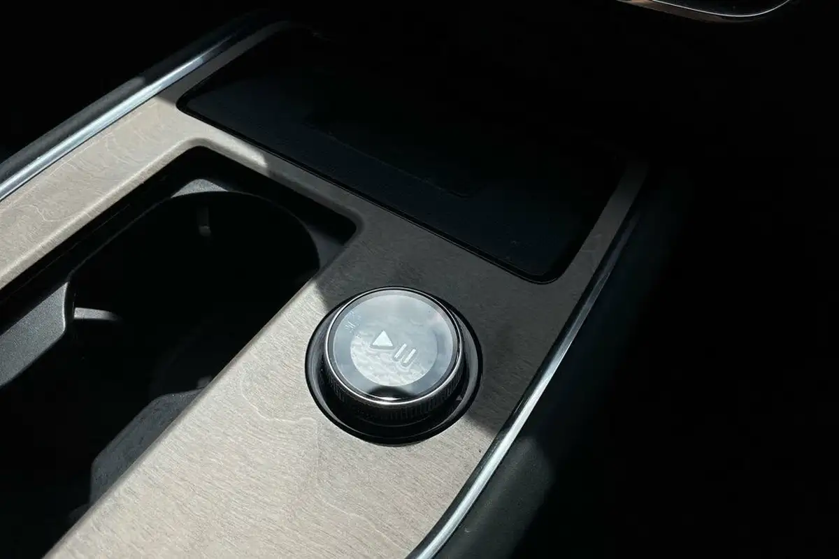2025-volvo-ex90-e-twin-motor-performance-ultra-big-51