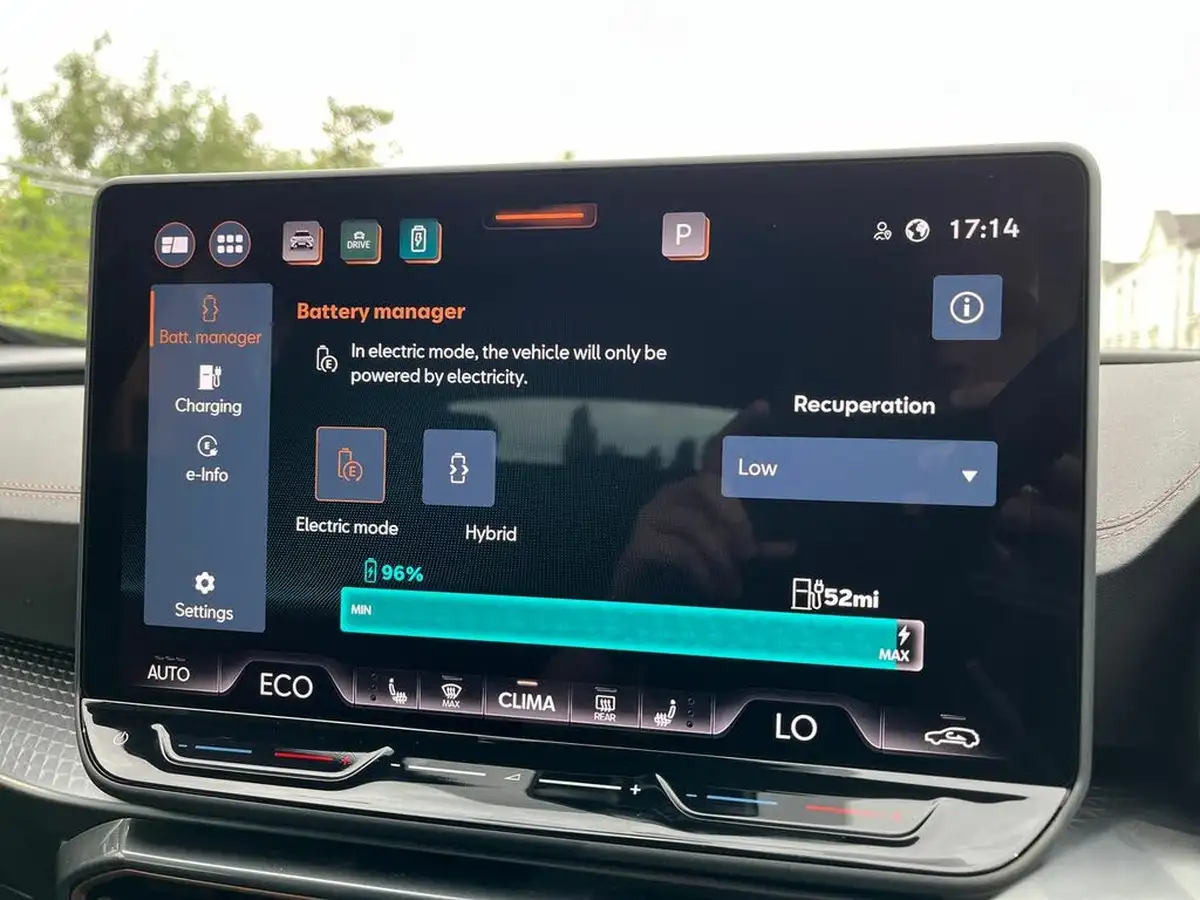 2025-cupra-formentor-15-e-hybrid-vz1-big-23