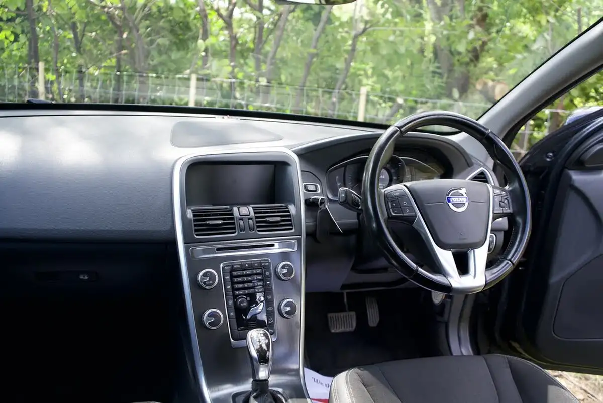 2014-volvo-xc60-24td-d4-se-181bhp-nav-geartronic-big-72