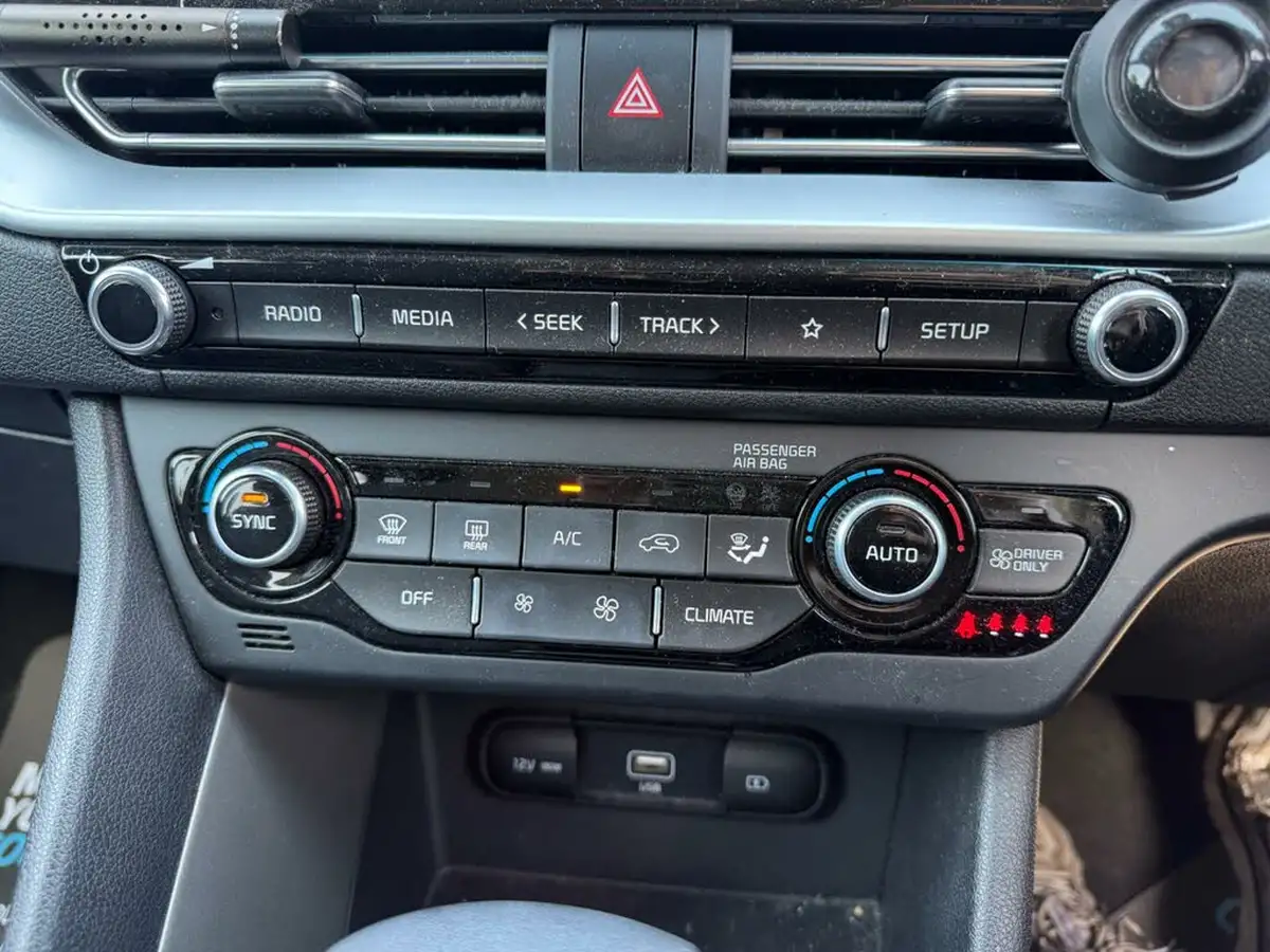 2022-kia-niro-16-gdi-2-139bhp-156kwh-big-22