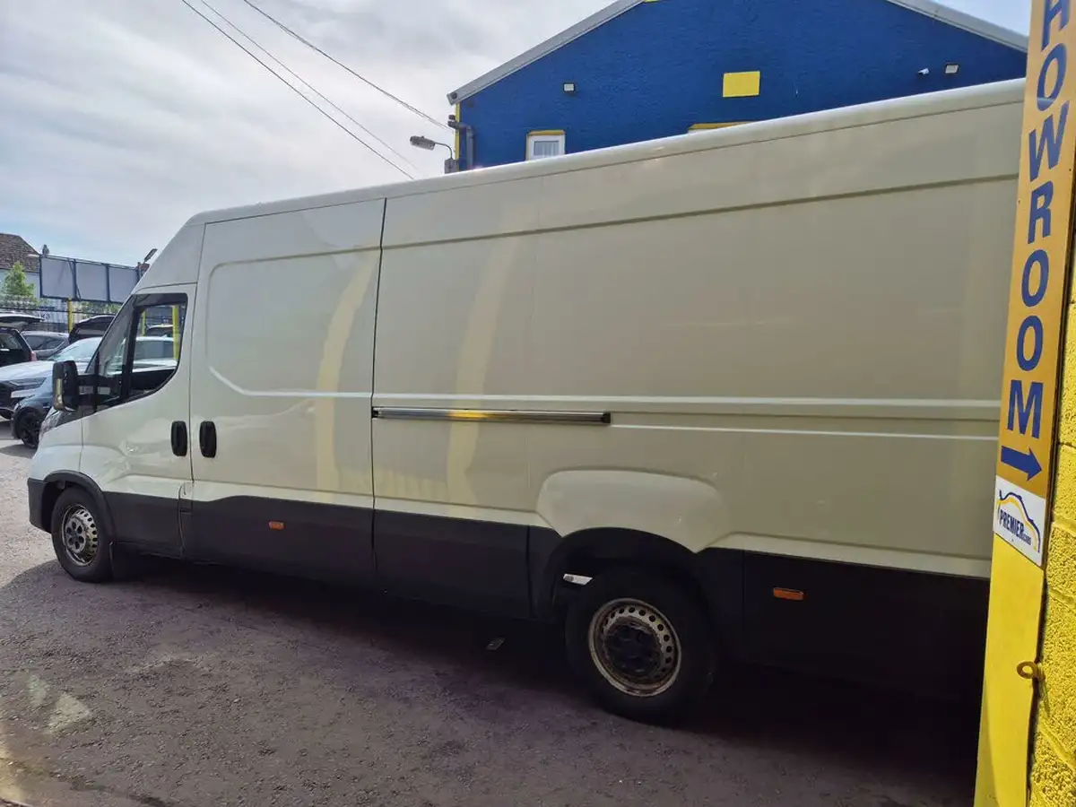 2021-iveco-daily-s-class-23td-35s14v-business-3520lmm-h2-136pseu6dt-big-1