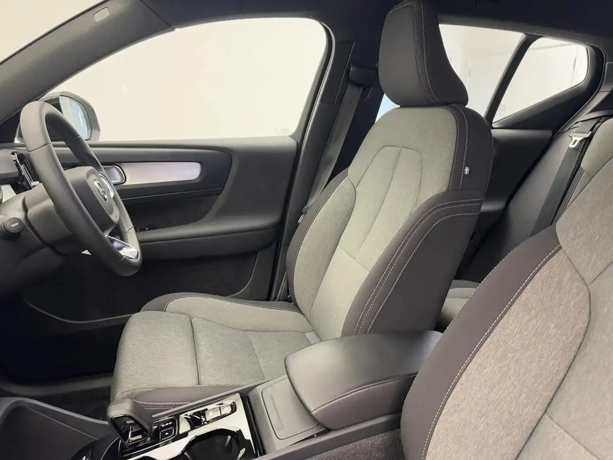 2023-volvo-xc40-20-b3-plus-big-8