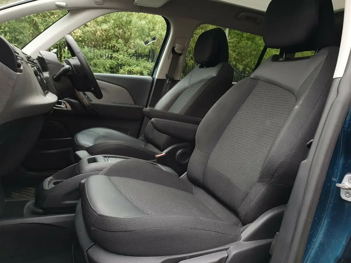 2022-citroen-grand-c4-spacetourer-12-puretech-shine-eat8-big-7