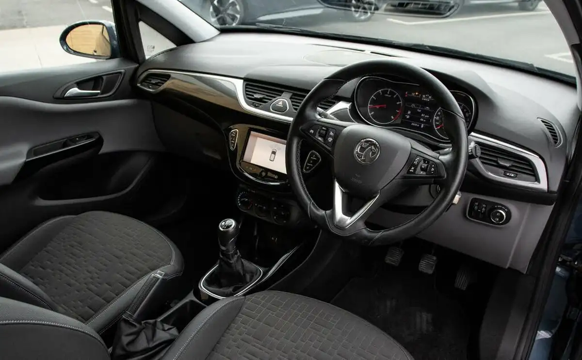 2015-vauxhall-corsa-14i-se-90ps-ecoflex-3d-1398cc-big-3