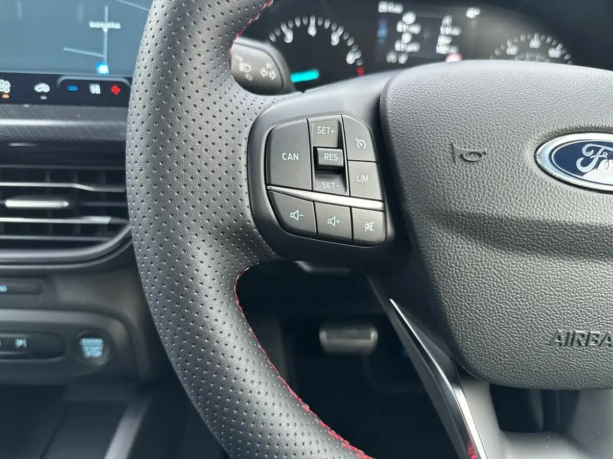 2025-ford-focus-10t-st-line-155ps-estate-powershift-big-31