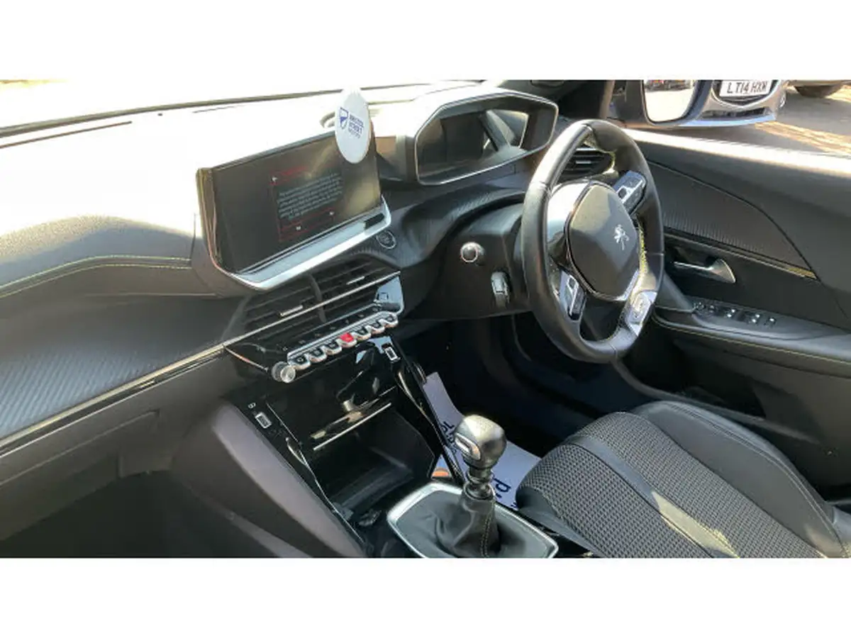 2022-peugeot-2008-suv-12-puretech-gt-big-8