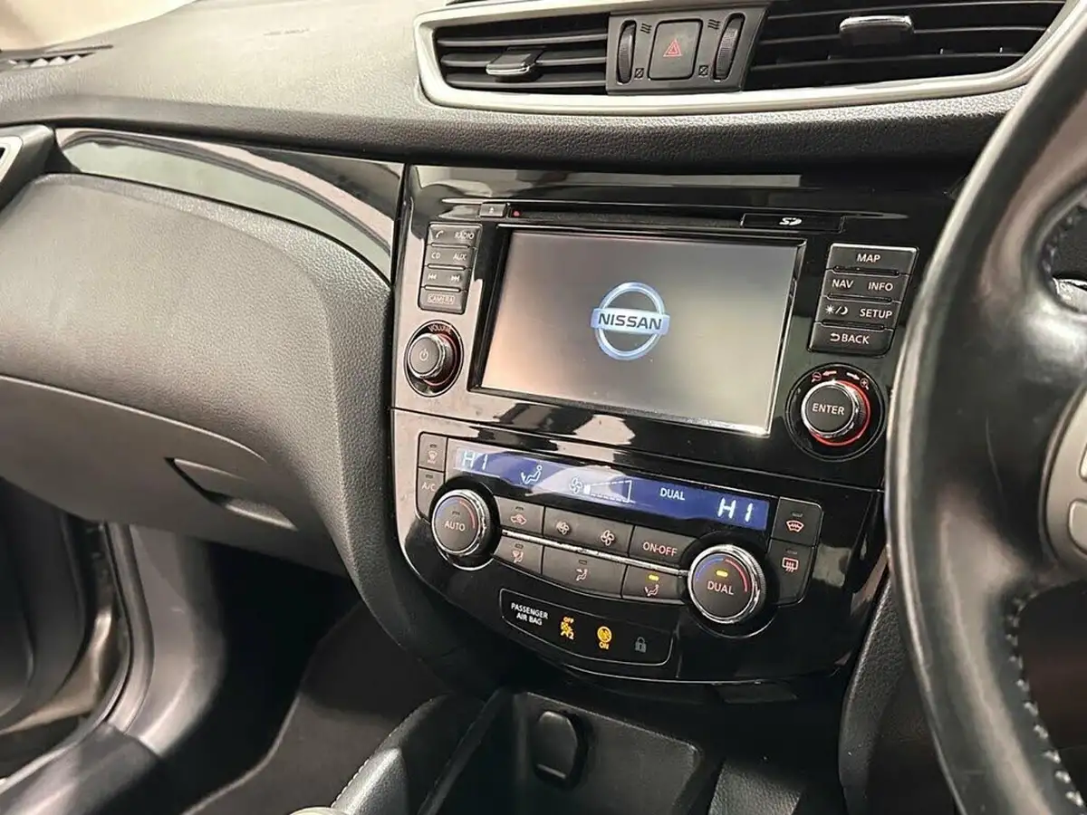 2015-nissan-qashqai-16dci-tekna-big-9