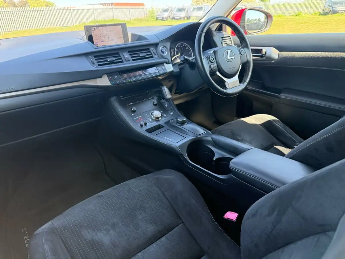 2015-lexus-ct-200h-18-advance-cvt-big-20