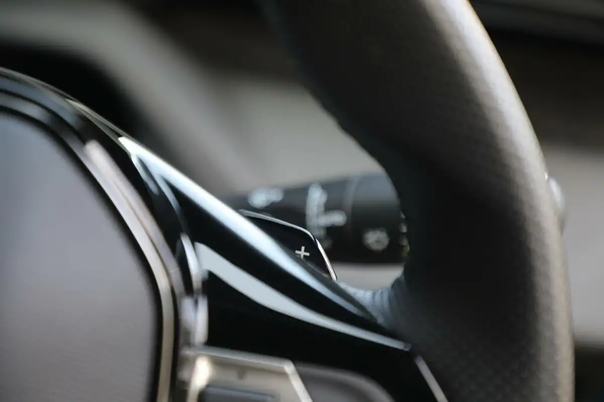 2023-peugeot-408-16-puretech-gt-225ps-big-21