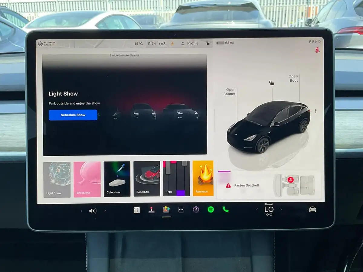 2022-tesla-model-y-e-long-range-big-34