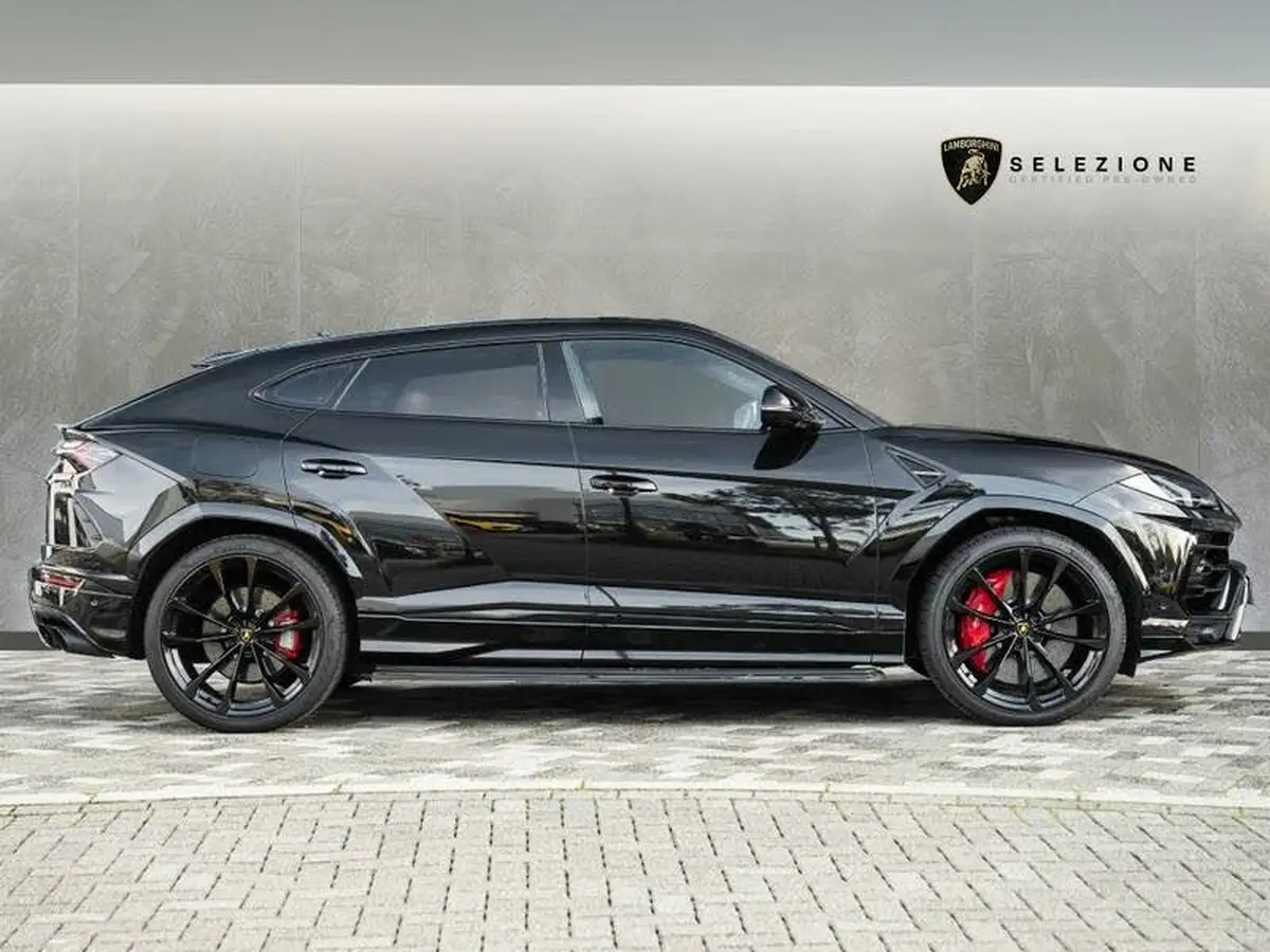 2022-lamborghini-urus-40-no-trim-big-1