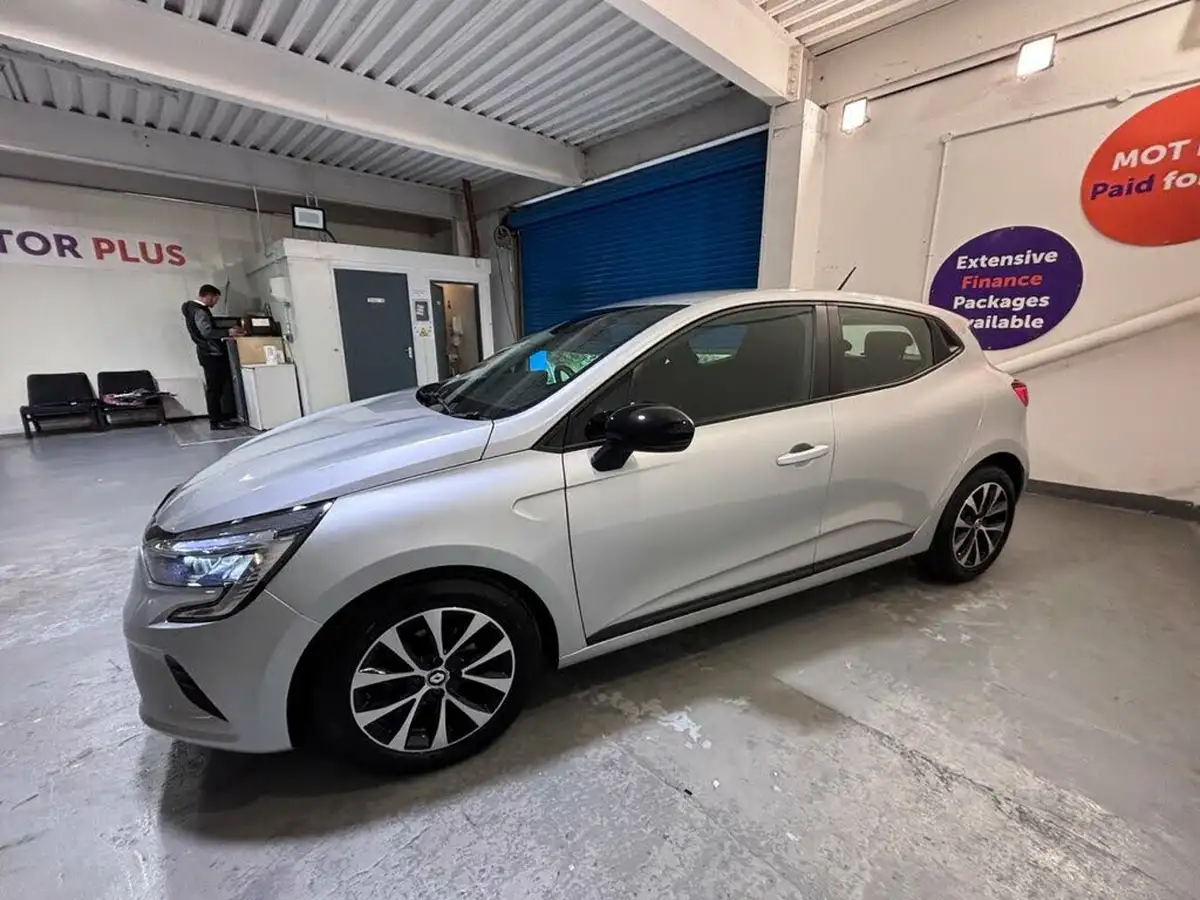 2023-renault-clio-10-tce-evolution-big-3