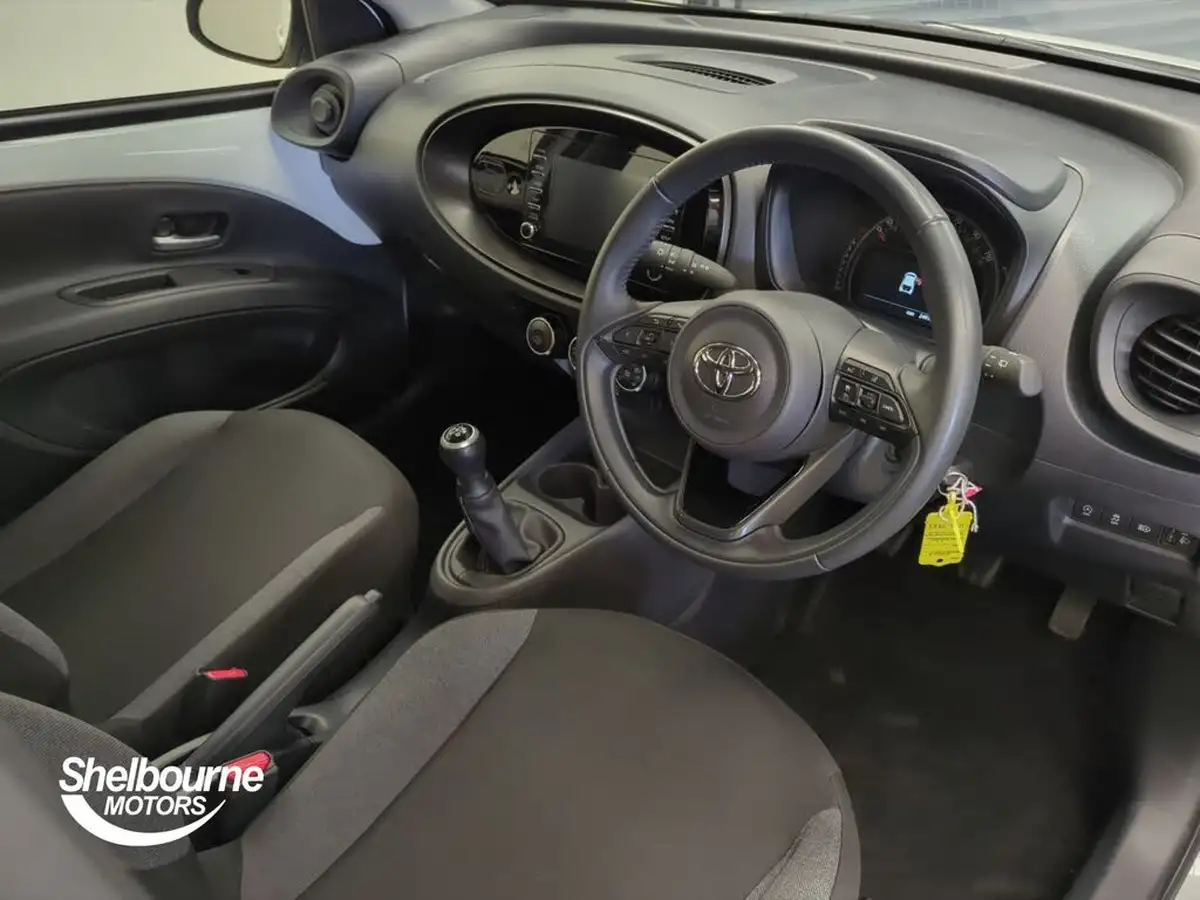 2023-toyota-aygo-x-10-vvt-i-pure-big-7