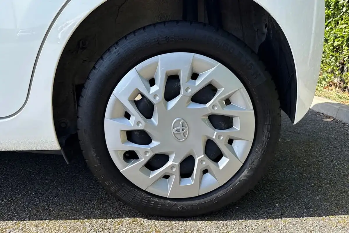 2020-toyota-aygo-10-vvt-i-x-play-big-12