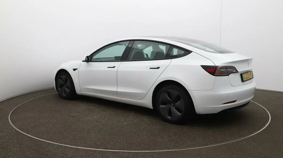 2022-tesla-model-3-e-long-range-big-34