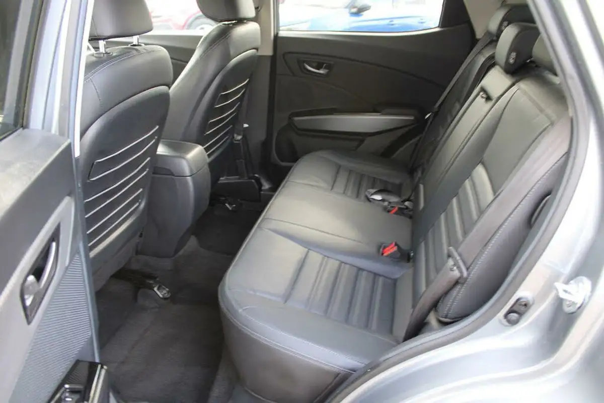 2023-kgm-ssangyong-tivoli-15-ultimate-big-16
