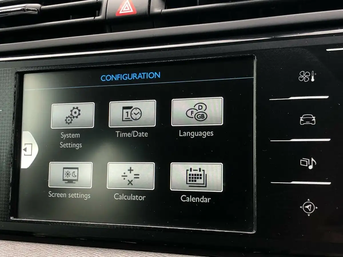 2016-citroen-grand-c4-picasso-16bluehdi-exclusive-eat6-big-46