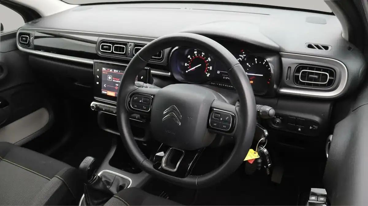 2020-citroen-c3-12-puretech-flair-83ps-big-9
