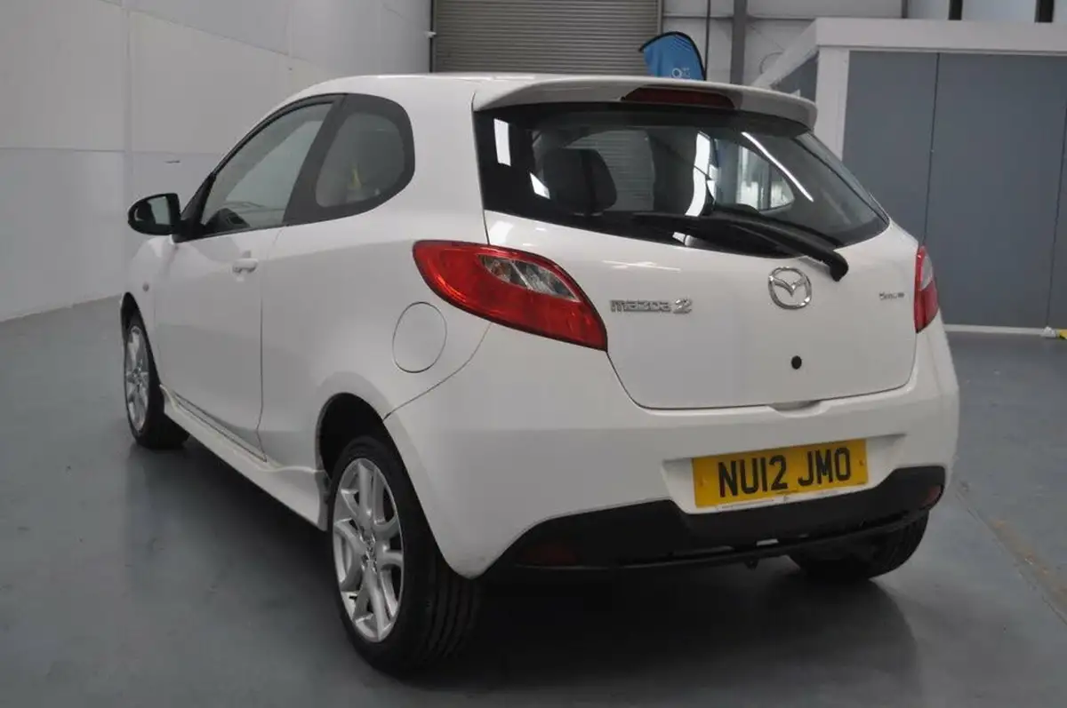 2012-mazda-mazda2-13-tamura-3d-big-6