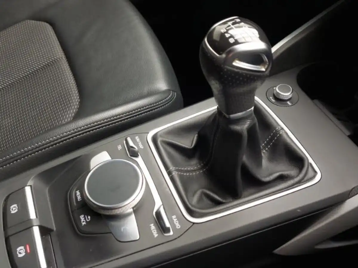2022-audi-q2-10-30-tfsi-s-line-big-16
