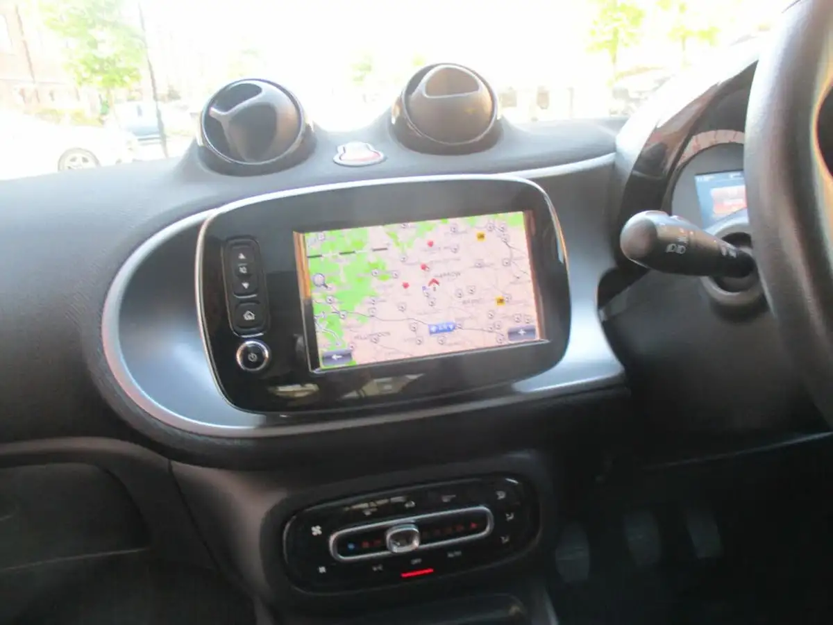 2017-smart-fortwo-10-prime-71bhp-premiumss-coupe-big-40