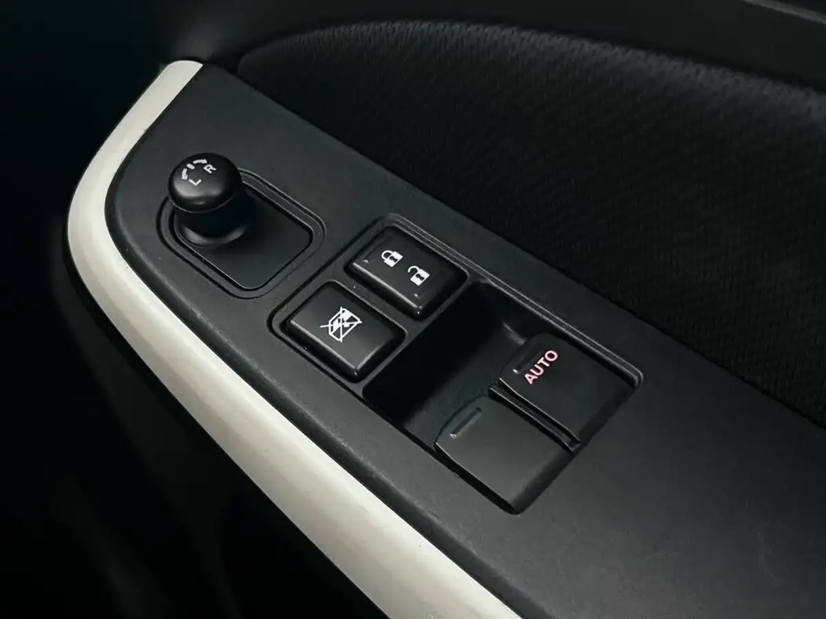 2021-suzuki-swift-12-dualjet-sz-l-big-25