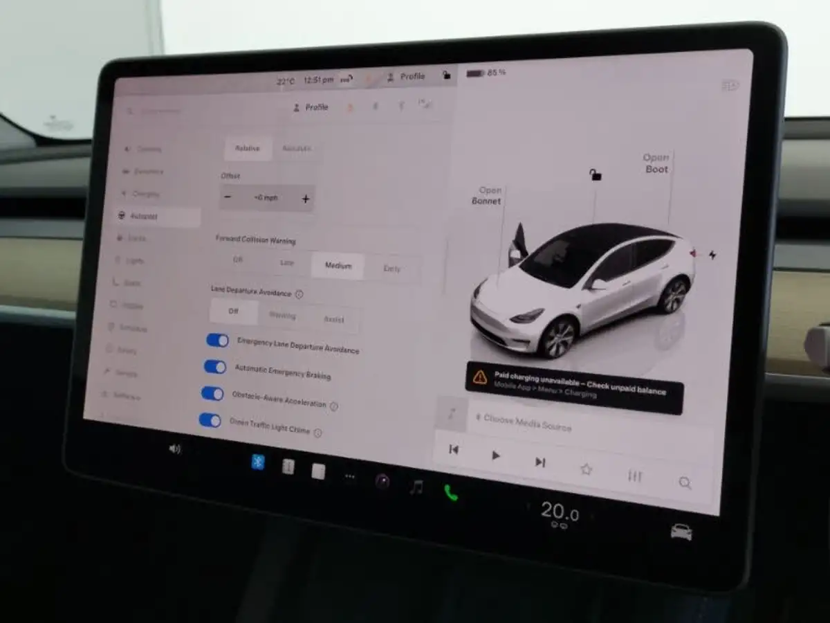 2023-tesla-model-y-e-rwd-big-11