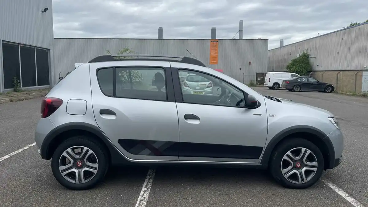 2019-dacia-sandero-stepway-09-tce-techroad-big-10
