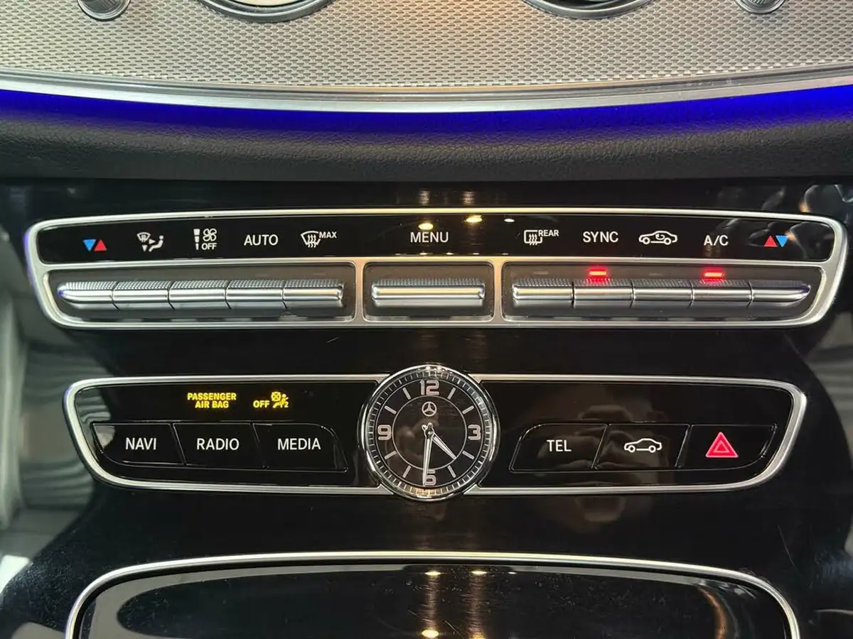 2017-mercedes-benz-e-class-20d-e220d-amg-line-ss-saloon-4d-big-41