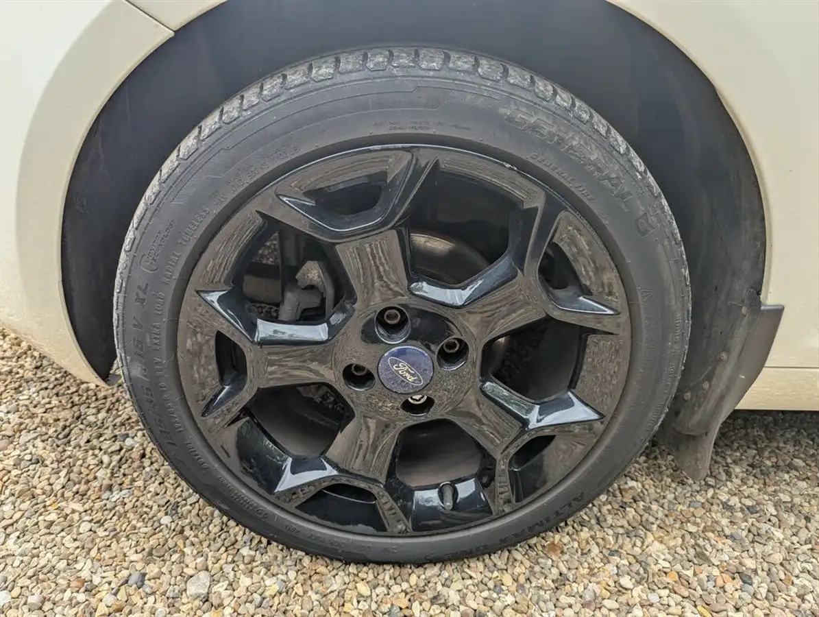 2014-ford-ka-12-metal-big-27