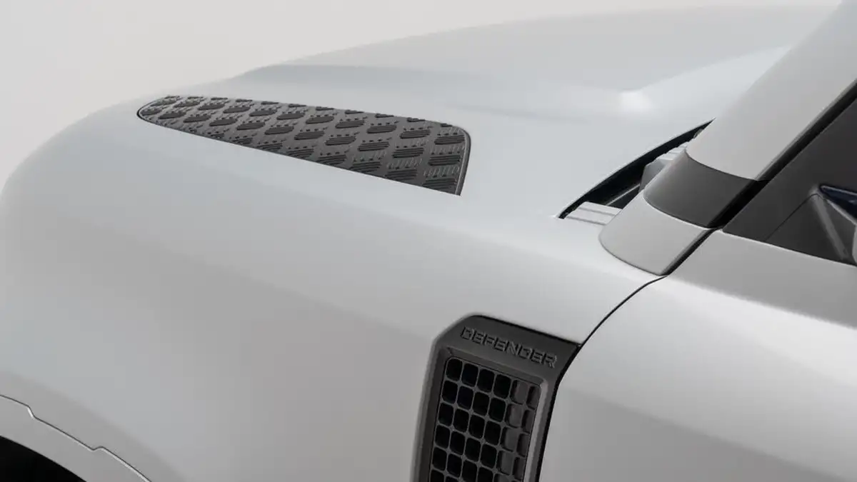 2022-land-rover-110-defender-30-d250-xs-edition-big-10