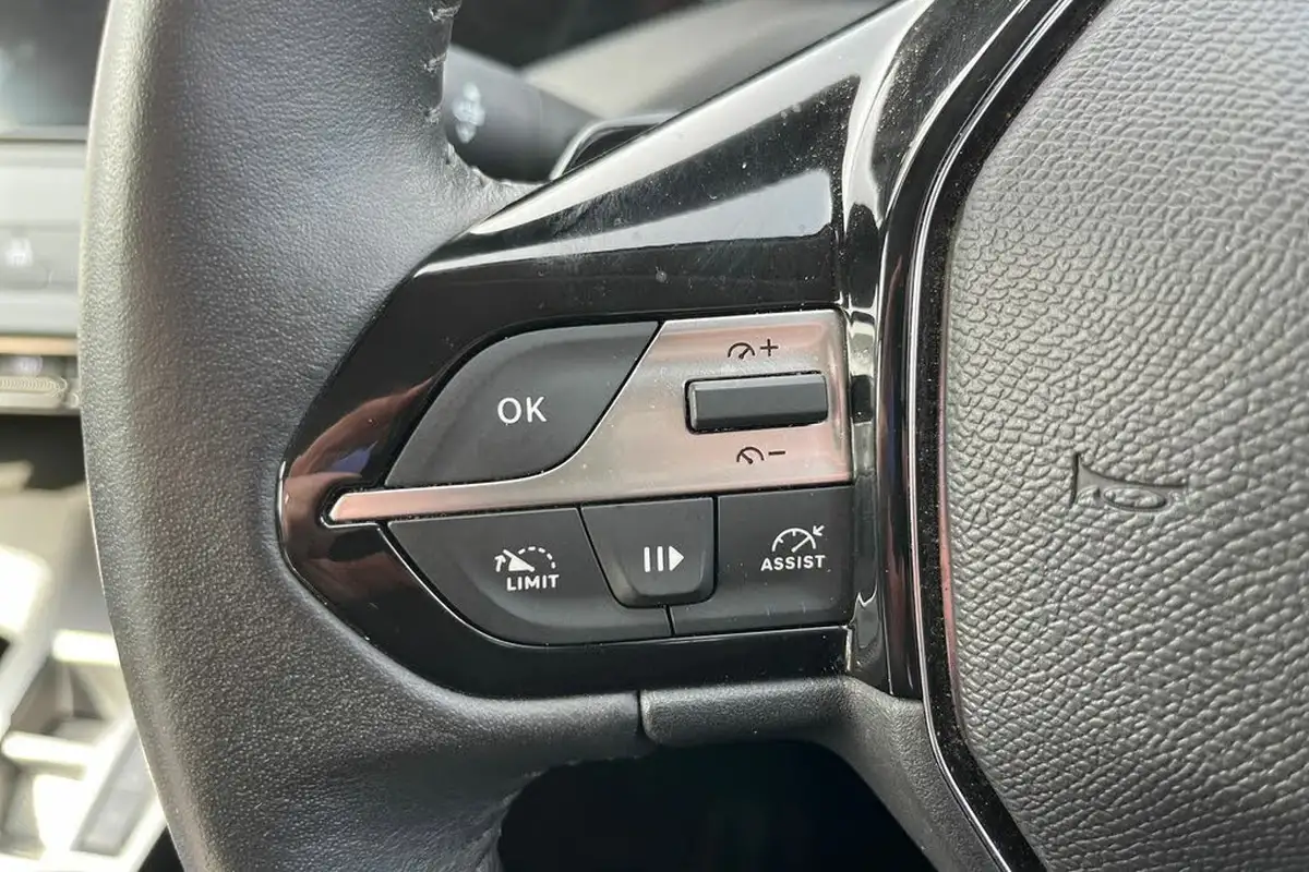 2022-peugeot-308-12-puretech-active-premium-130bhp-eat8-big-26