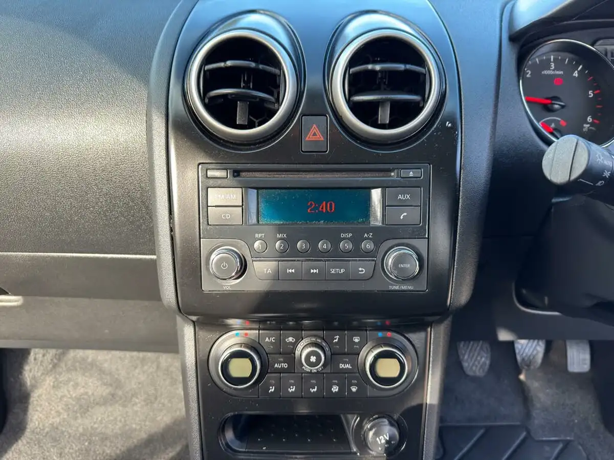 2010-nissan-qashqai-15td-acenta-big-11