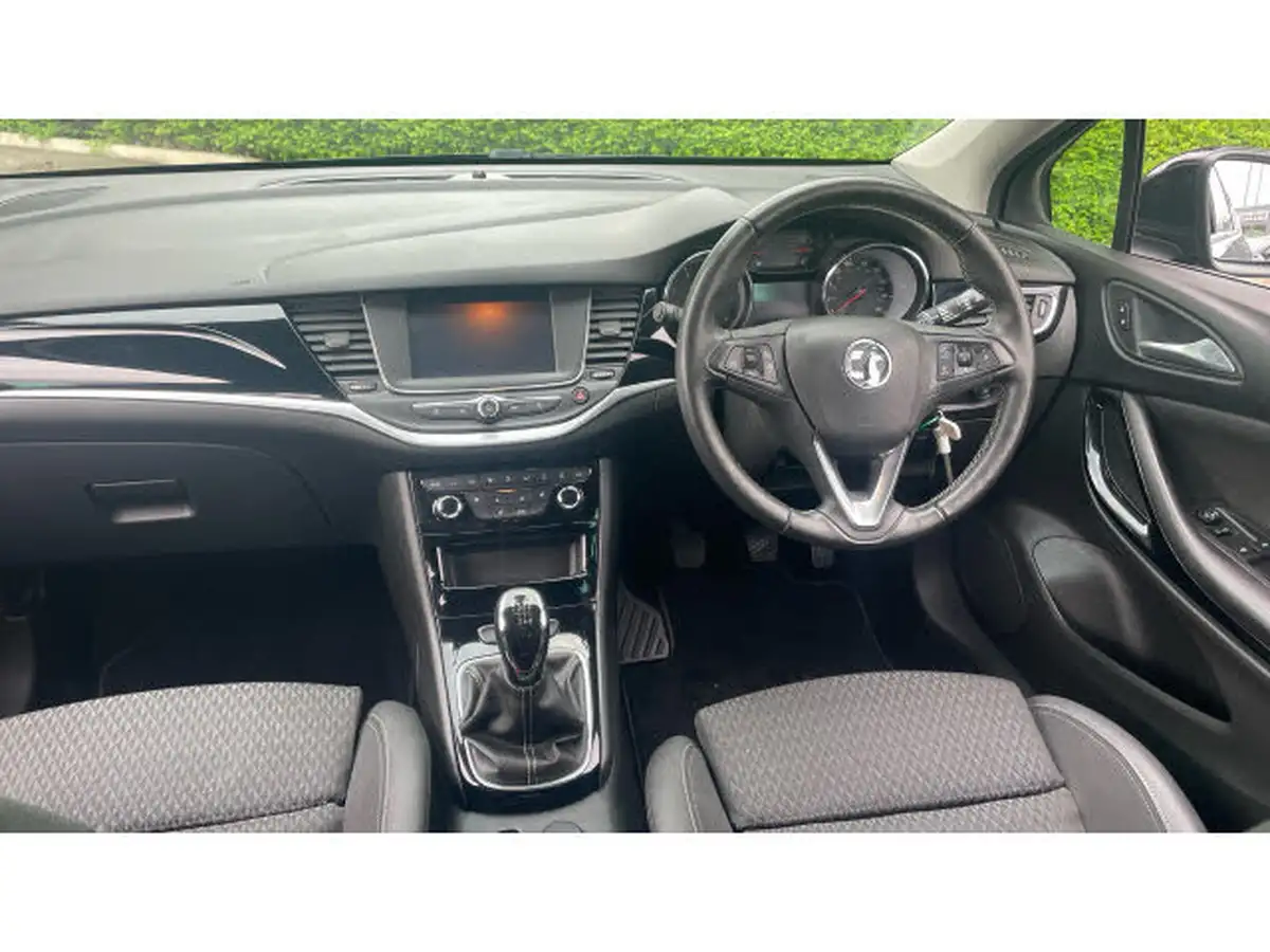 2019-vauxhall-astra-16cdti-griffin-big-9