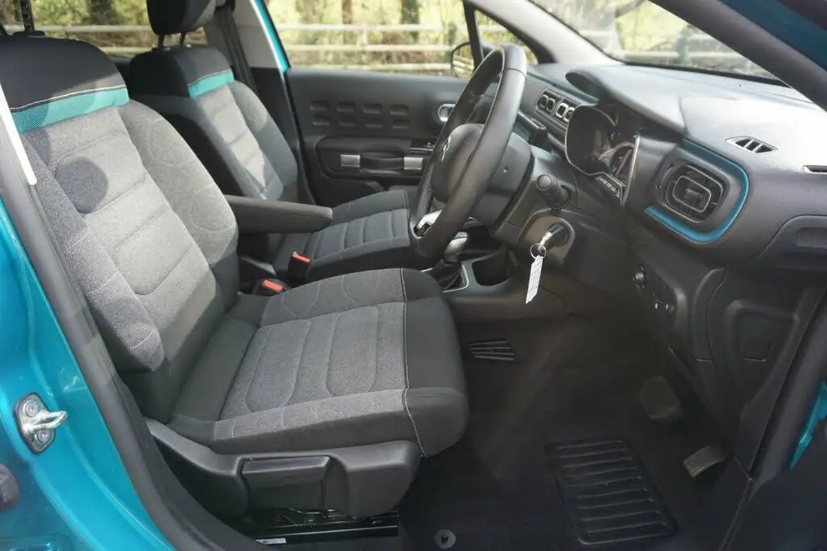 2023-citroen-c3-12-puretech-shine-plus-110ps-ss-eat6-big-5