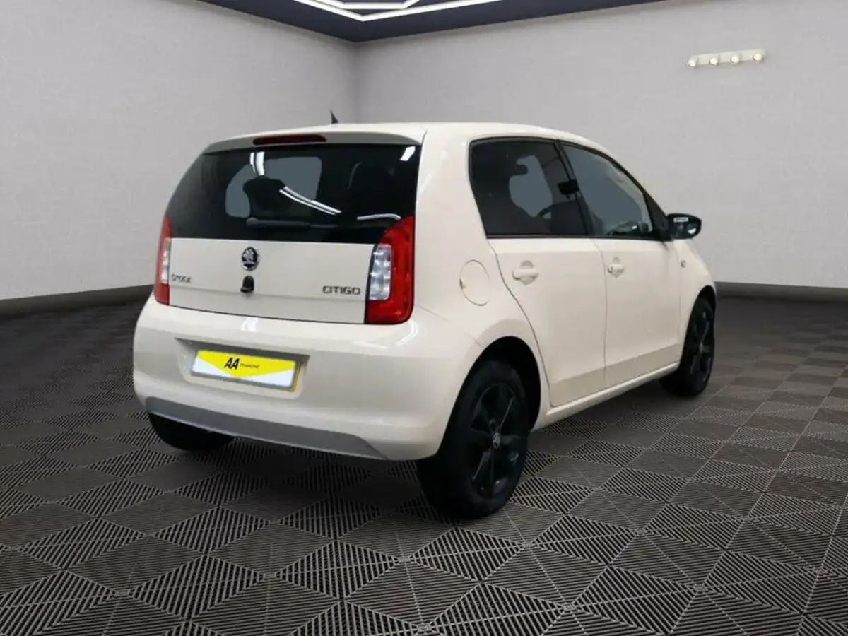 2016-skoda-citigo-10-mpi-black-edition-5d-big-2