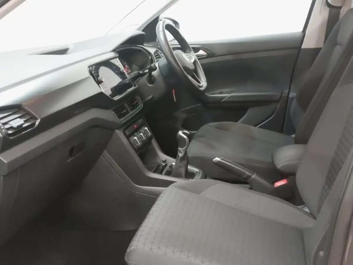 2022-volkswagen-t-cross-10-tsi-se-110ps-big-4