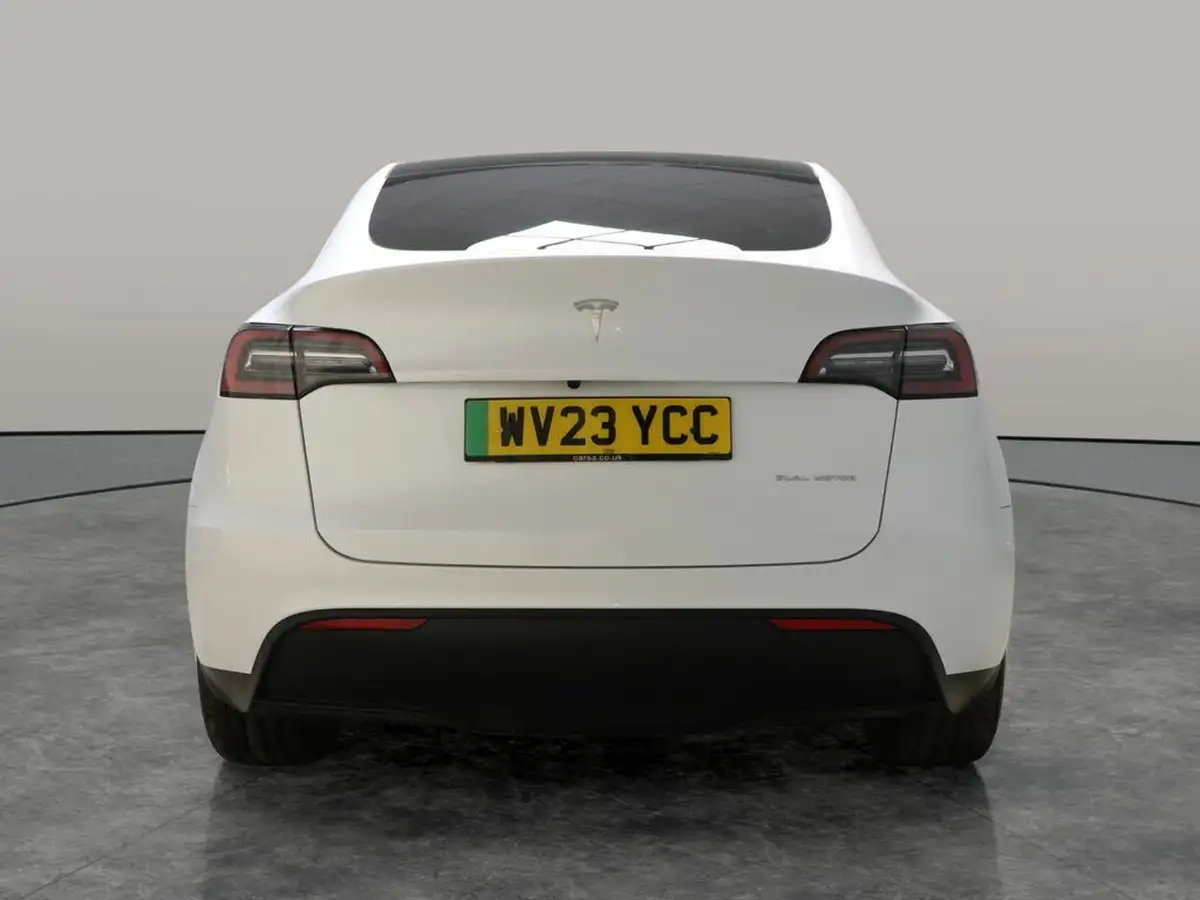 2023-tesla-model-y-e-long-range-big-11
