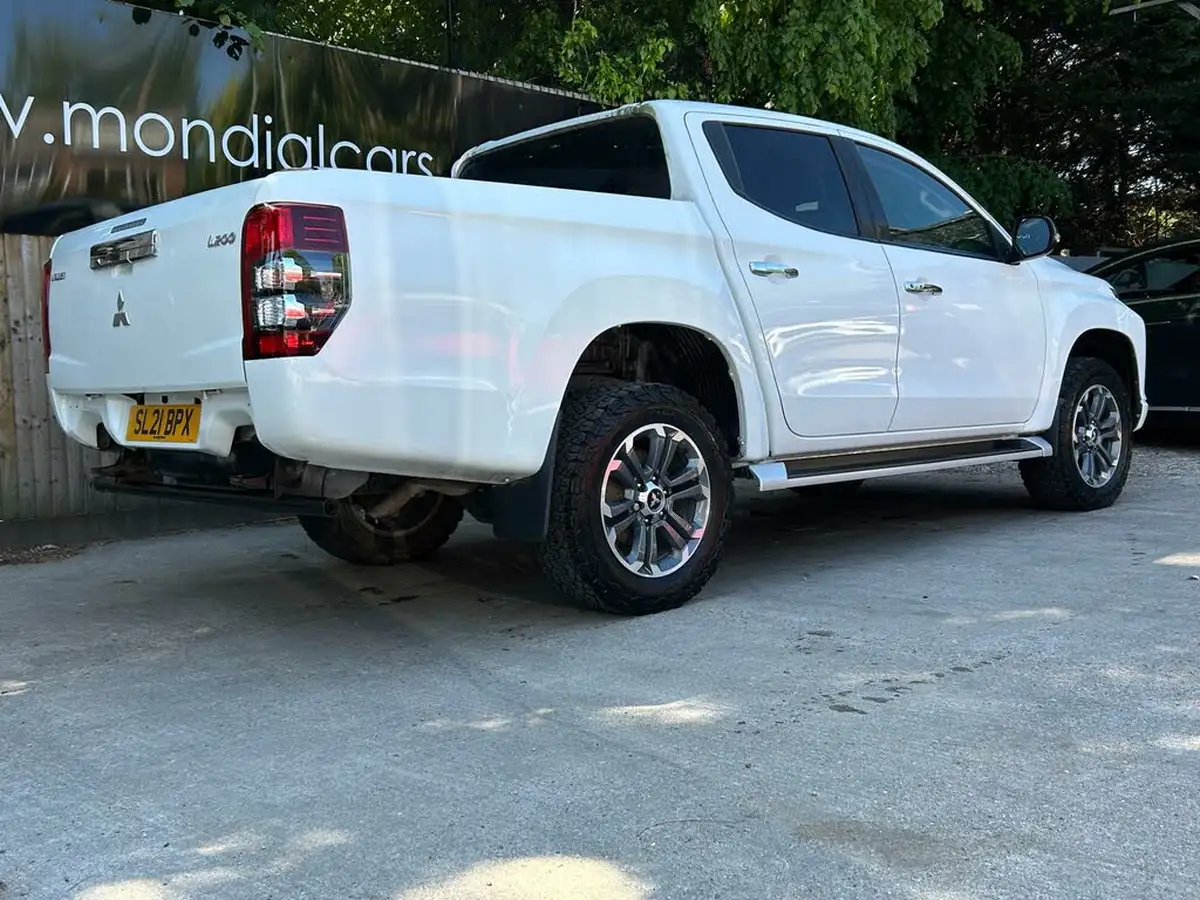 2021-mitsubishi-l200-22di-d-barbarian-big-13