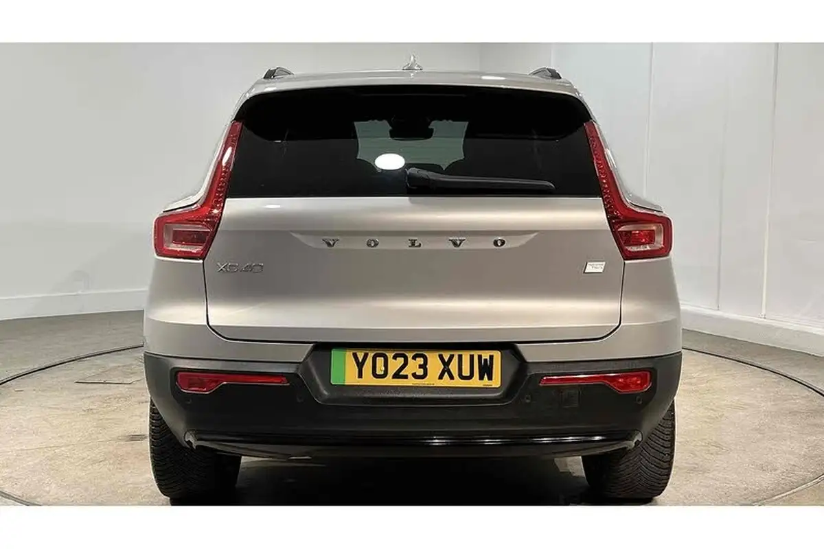 2023-volvo-xc40-e-twin-recharge-core-big-8