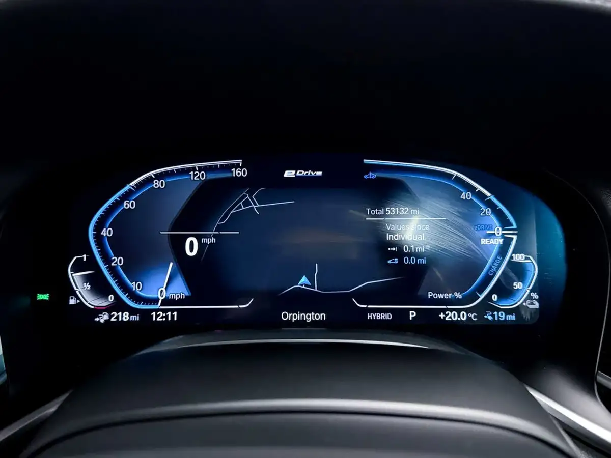 2022-bmw-7-series-30-745e-m-sport-big-34