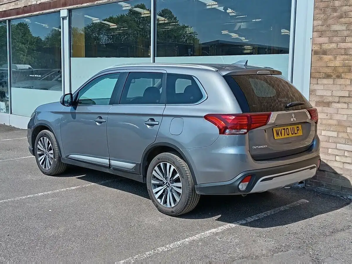 2020-mitsubishi-outlander-20-design-big-3