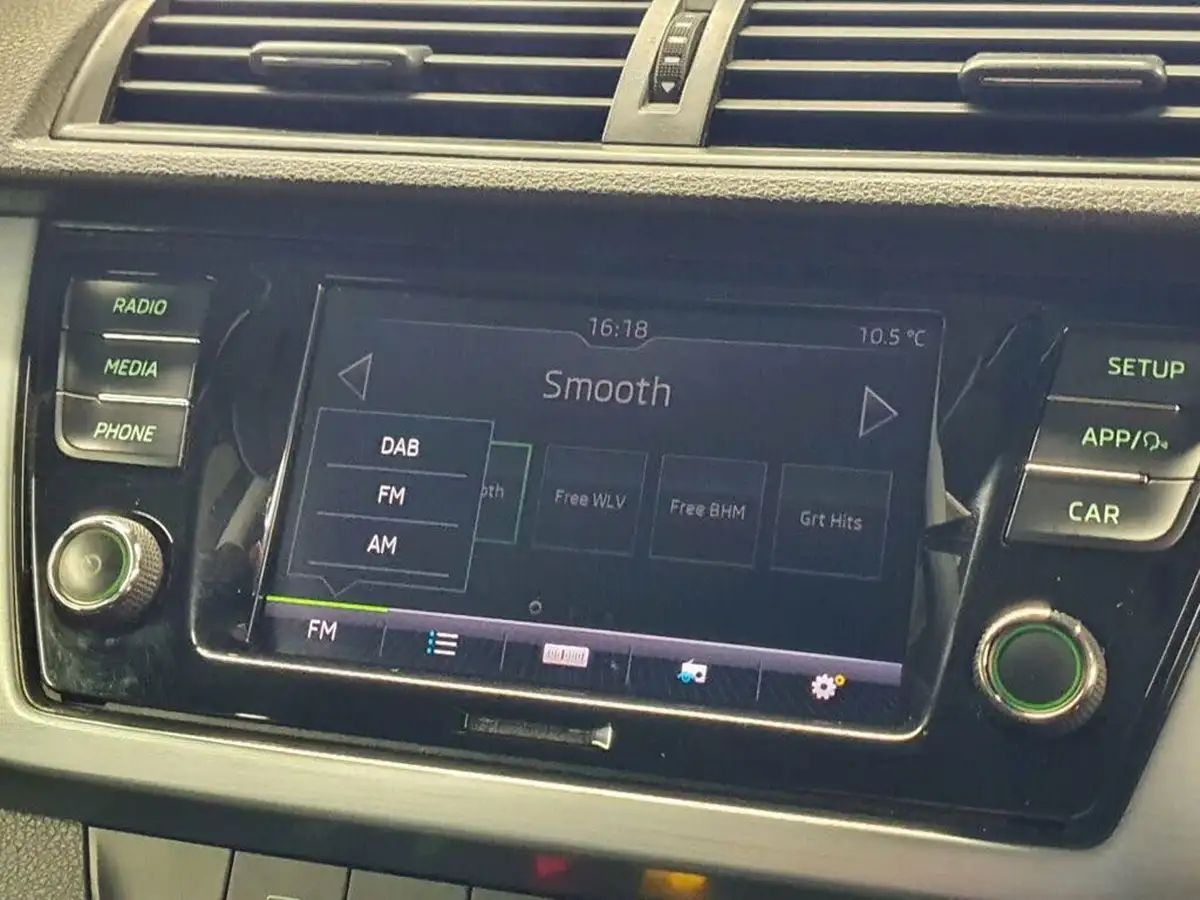 2019-skoda-fabia-10-tsi-colour-edition-big-45